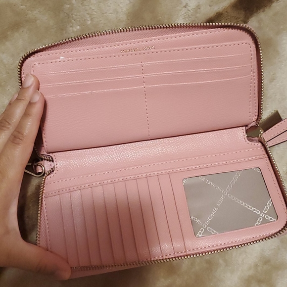 MK handbag - Picture 2 of 3